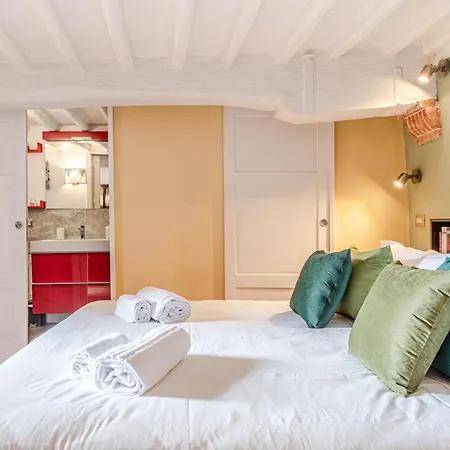 Charming Mezzanino *