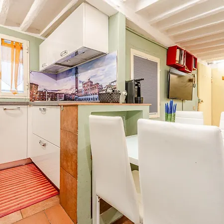 Apartman Charming Mezzanino *